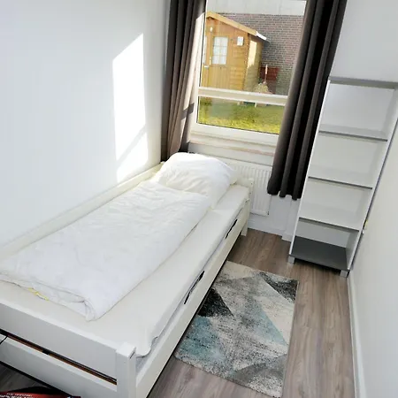 Apartment Wittrockstr 7 1 *